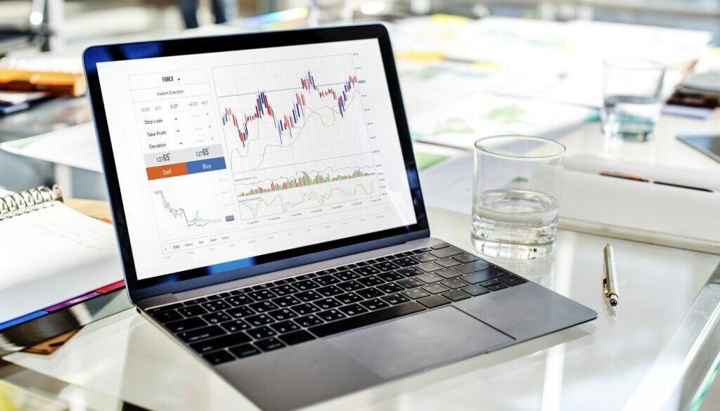 Wie KI die Datenanalyse unterstützt und fundierte Entscheidungen im Vertrieb ermöglicht